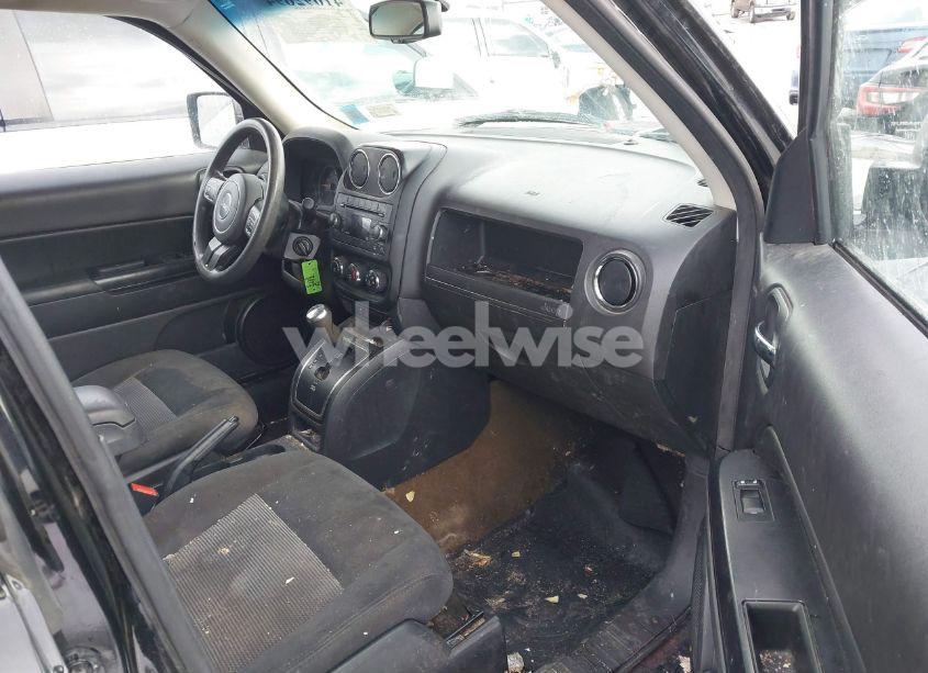 Photo 5 of 2016 Jeep Patriot SPORT (VIN 1C4NJRBB6GD713980)