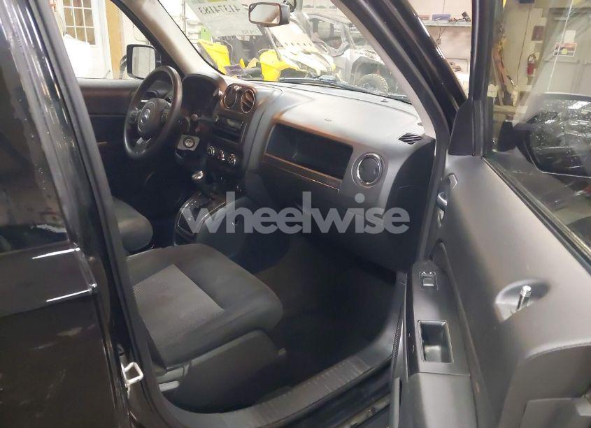 Photo 5 of 2016 Jeep Patriot SPORT (VIN 1C4NJRBB6GD714563)