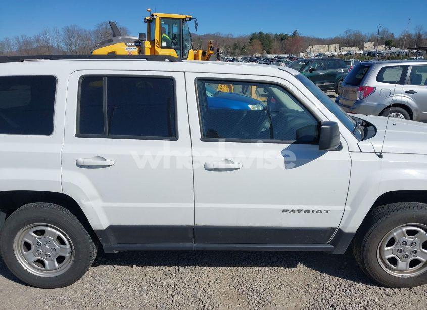 Photo 13 of 2016 Jeep Patriot SPORT (VIN 1C4NJRBB6GD764900)