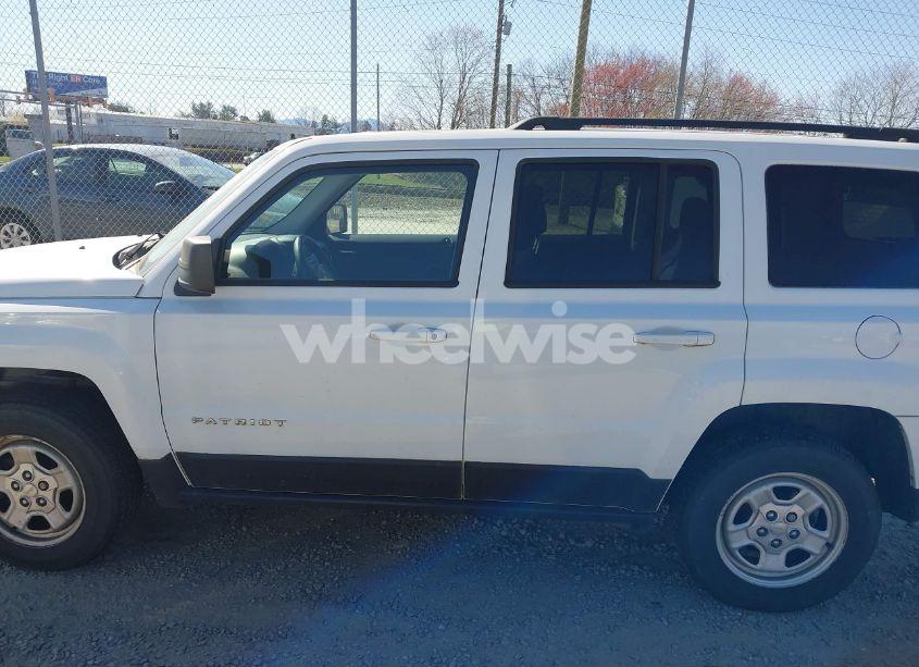Photo 14 of 2016 Jeep Patriot SPORT (VIN 1C4NJRBB6GD764900)