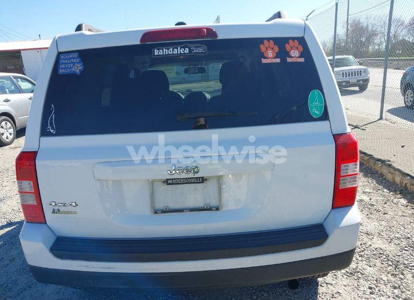 Photo 16 of 2016 Jeep Patriot SPORT (VIN 1C4NJRBB6GD764900)