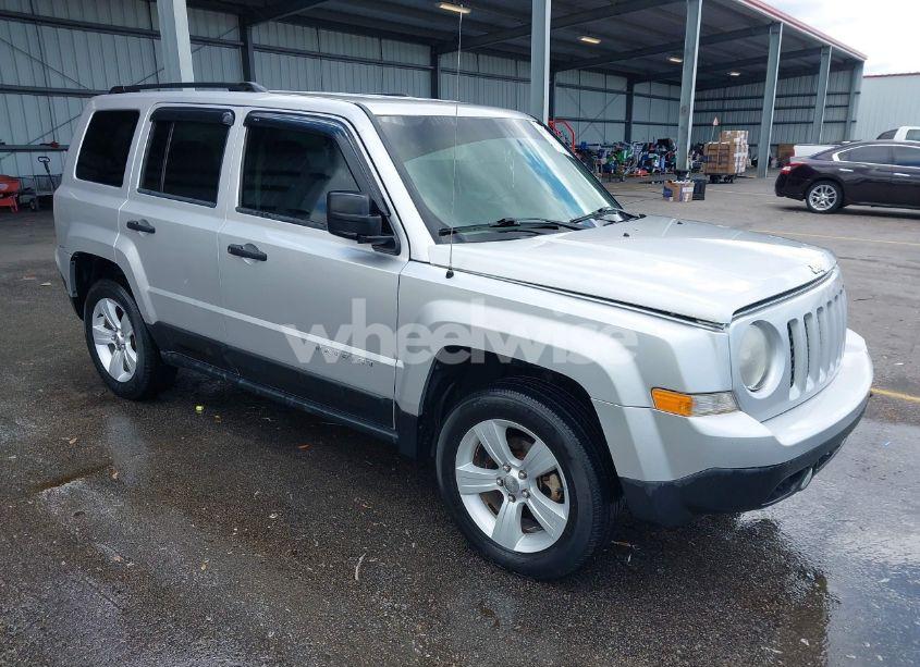 2013 Jeep Patriot SPORT (VIN 1C4NJRBB7DD145640) main photo