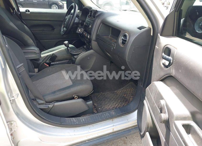 Photo 5 of 2013 Jeep Patriot SPORT (VIN 1C4NJRBB7DD145640)