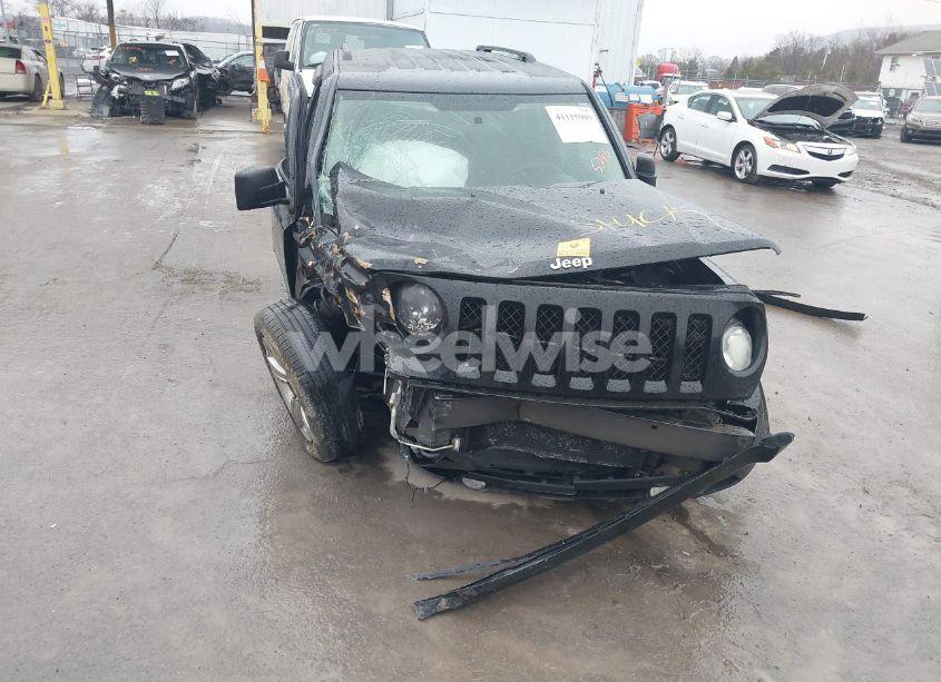 Photo 6 of 2015 Jeep Patriot SPORT (VIN 1C4NJRBB7FD135290)