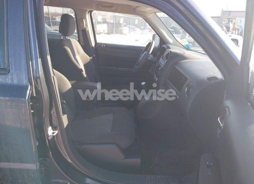 Photo 5 of 2015 Jeep Patriot SPORT (VIN 1C4NJRBB7FD338941)