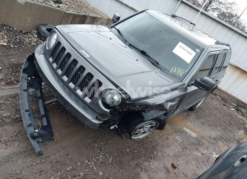 Photo 2 of 2016 Jeep Patriot SPORT (VIN 1C4NJRBB7GD614598)