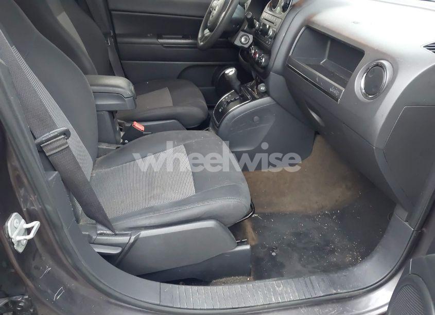 Photo 5 of 2016 Jeep Patriot SPORT (VIN 1C4NJRBB7GD614598)