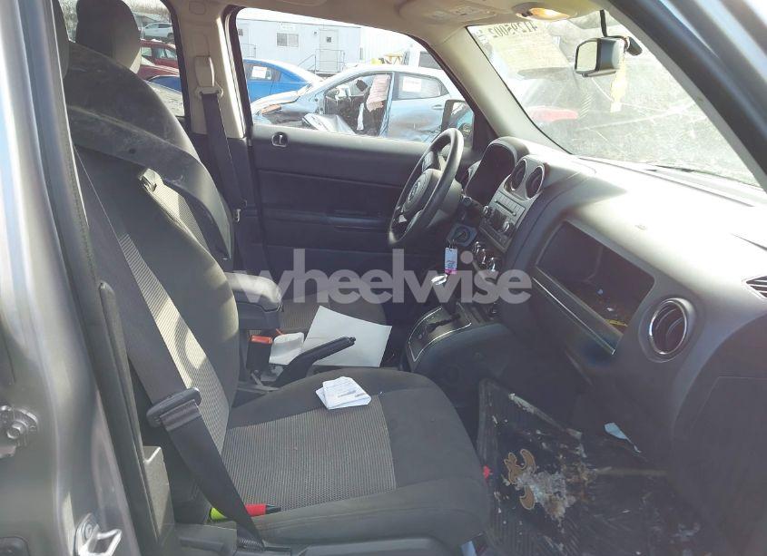 Photo 5 of 2016 Jeep Patriot SPORT (VIN 1C4NJRBB7GD779650)