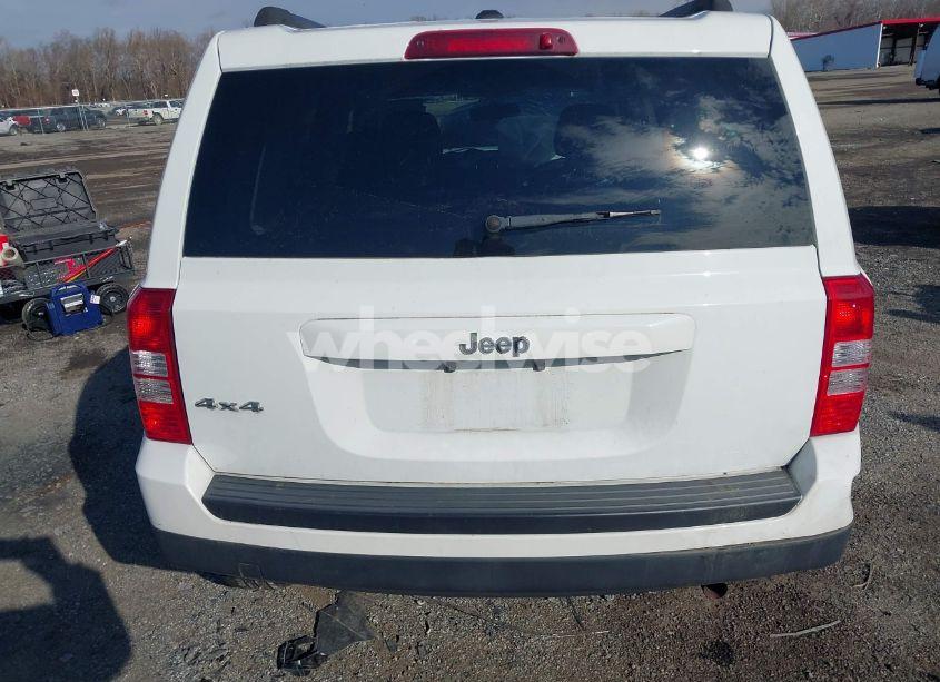 Photo 16 of 2016 Jeep Patriot SPORT (VIN 1C4NJRBB7GD783049)