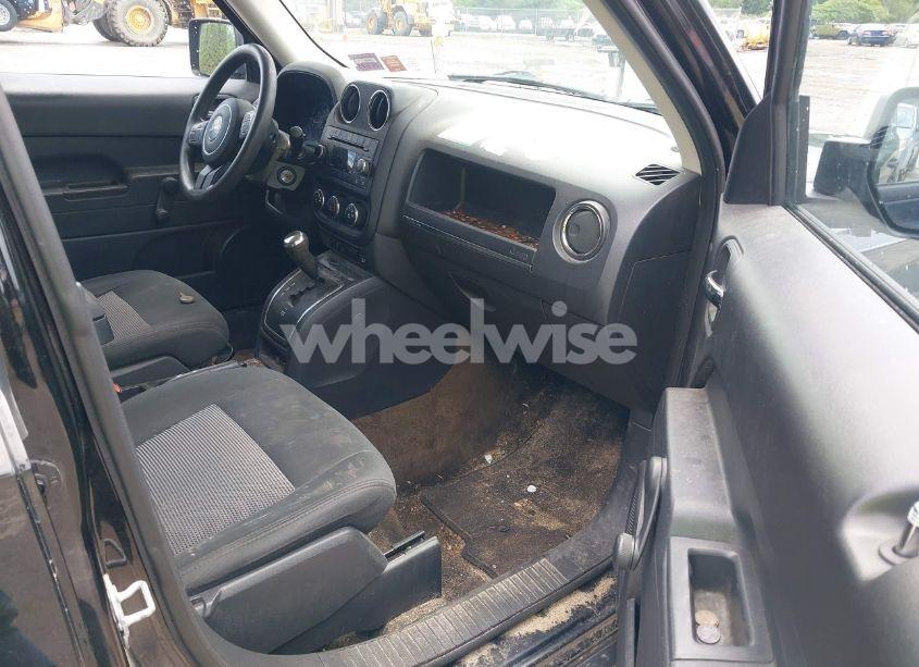 Photo 5 of 2017 Jeep Patriot SPORT 4X4 (VIN 1C4NJRBB7HD128164)