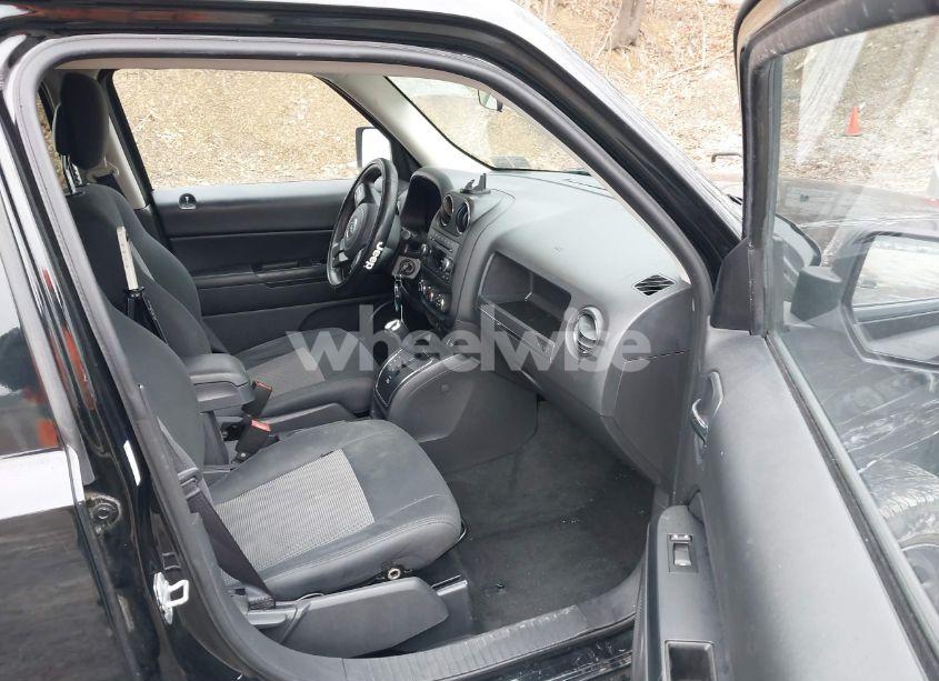 Photo 5 of 2012 Jeep Patriot SPORT (VIN 1C4NJRBB8CD663383)