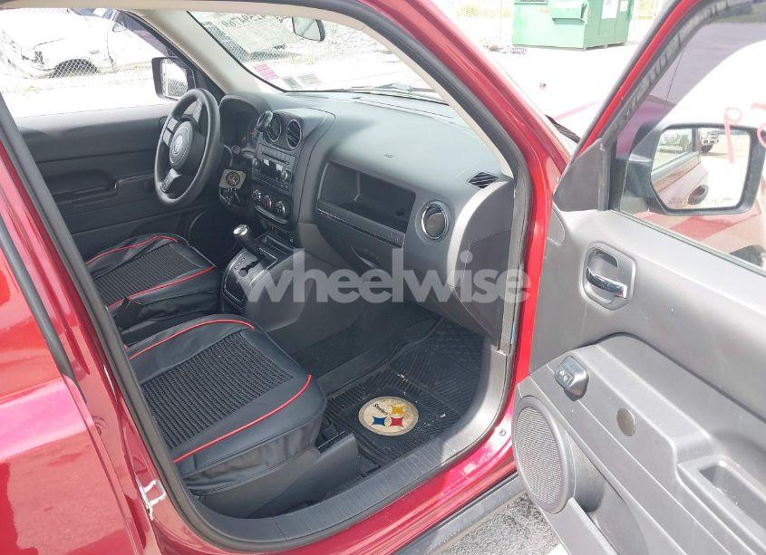 Photo 5 of 2013 Jeep Patriot SPORT (VIN 1C4NJRBB8DD101467)