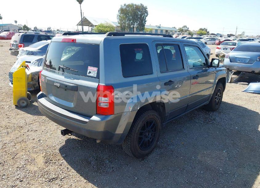 Photo 4 of 2014 Jeep Patriot SPORT (VIN 1C4NJRBB8ED558541)
