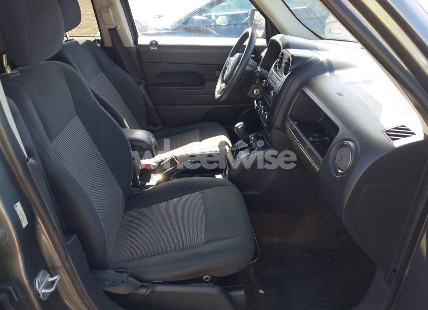 Photo 5 of 2014 Jeep Patriot SPORT (VIN 1C4NJRBB8ED558541)