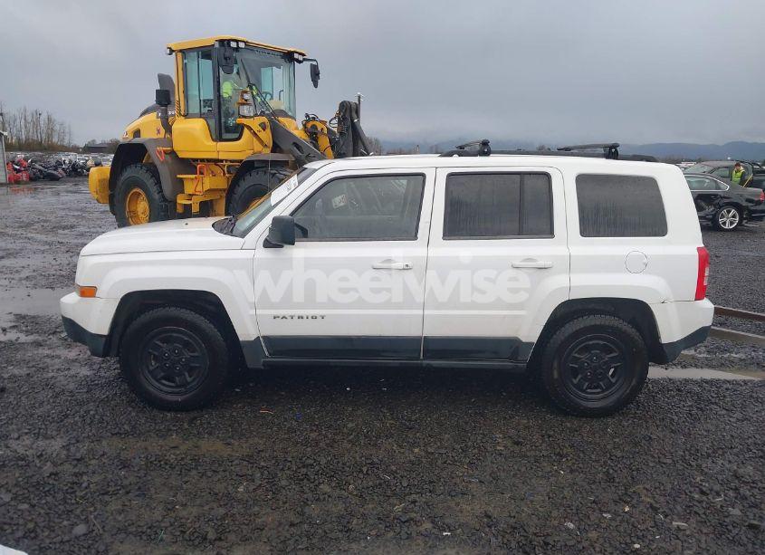 Photo 15 of 2014 Jeep Patriot SPORT (VIN 1C4NJRBB8ED617488)