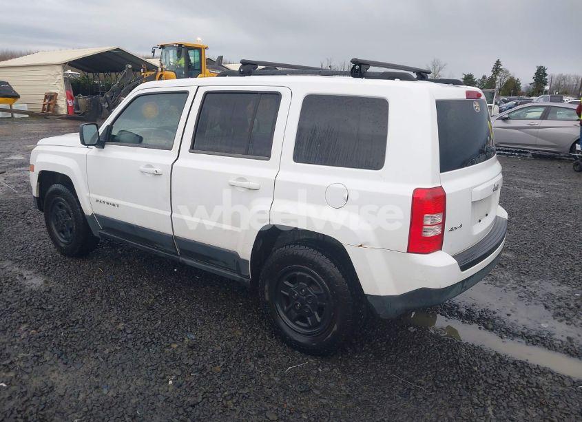 Photo 3 of 2014 Jeep Patriot SPORT (VIN 1C4NJRBB8ED617488)
