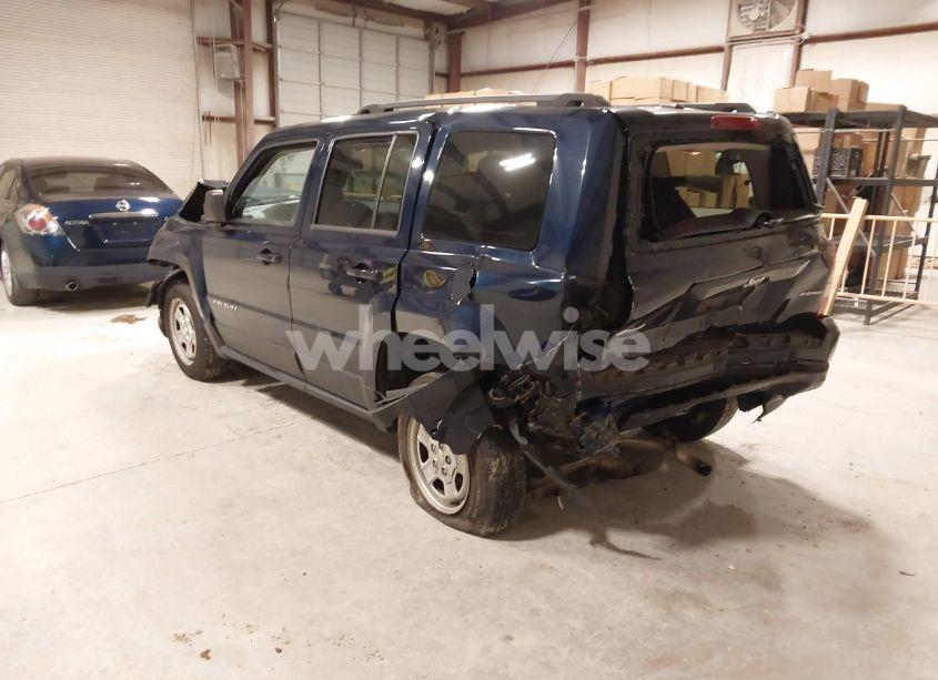 Photo 3 of 2016 Jeep Patriot SPORT (VIN 1C4NJRBB8GD557036)