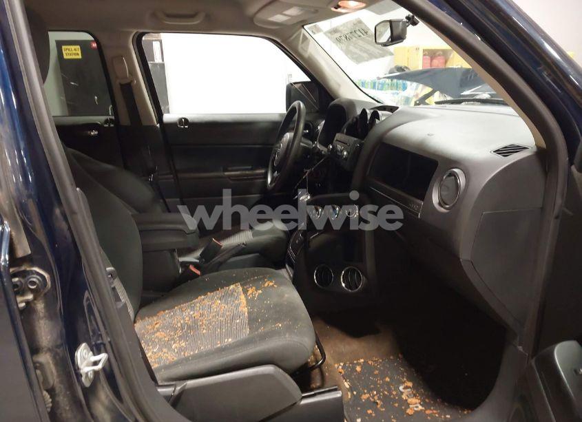 Photo 5 of 2016 Jeep Patriot SPORT (VIN 1C4NJRBB8GD557036)
