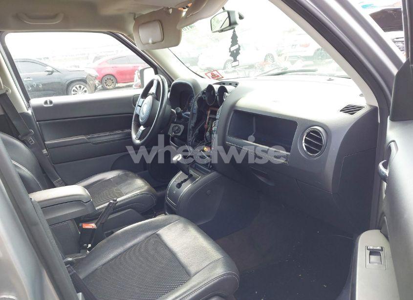 Photo 5 of 2016 Jeep Patriot SPORT SE (VIN 1C4NJRBB8GD646752)