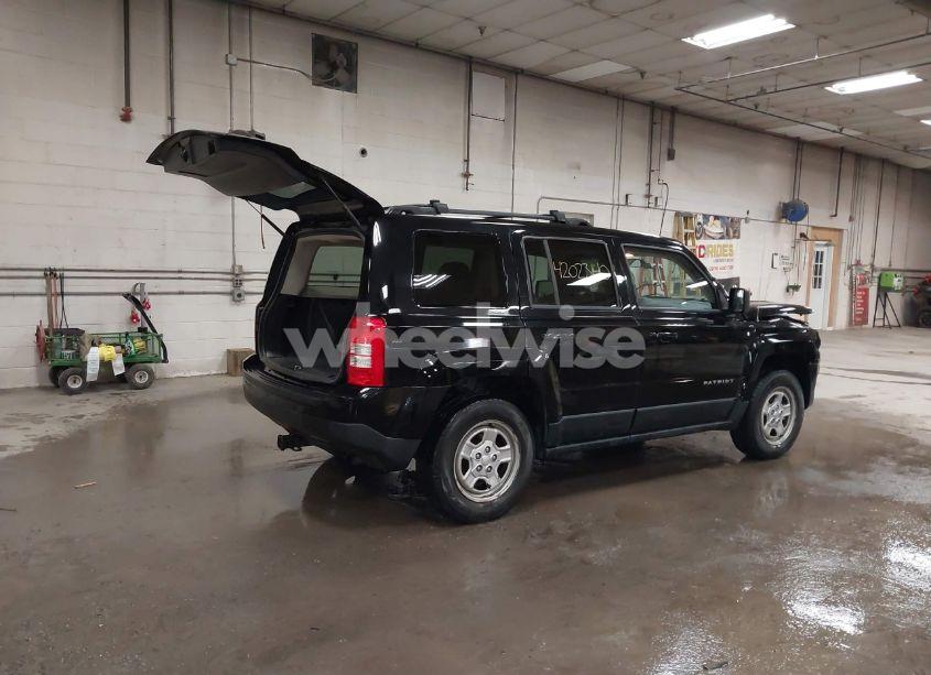 Photo 4 of 2013 Jeep Patriot SPORT (VIN 1C4NJRBB9DD140293)