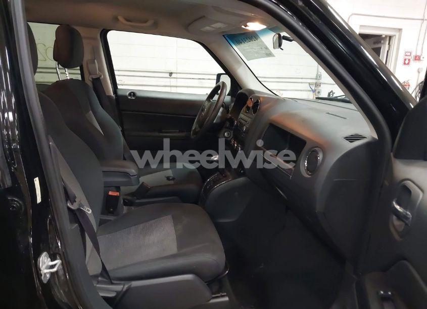 Photo 5 of 2013 Jeep Patriot SPORT (VIN 1C4NJRBB9DD140293)