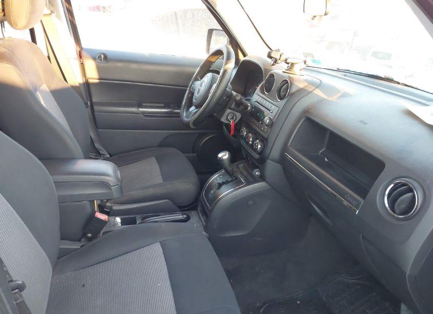 Photo 5 of 2014 Jeep Patriot SPORT (VIN 1C4NJRBB9ED778481)