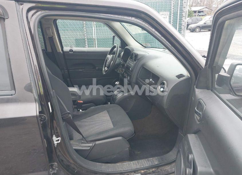 Photo 5 of 2014 Jeep Patriot SPORT (VIN 1C4NJRBB9ED817683)