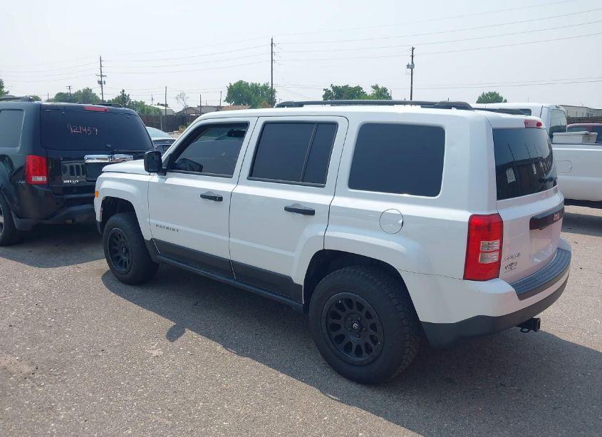 Photo 3 of 2015 Jeep Patriot SPORT (VIN 1C4NJRBB9FD121407)