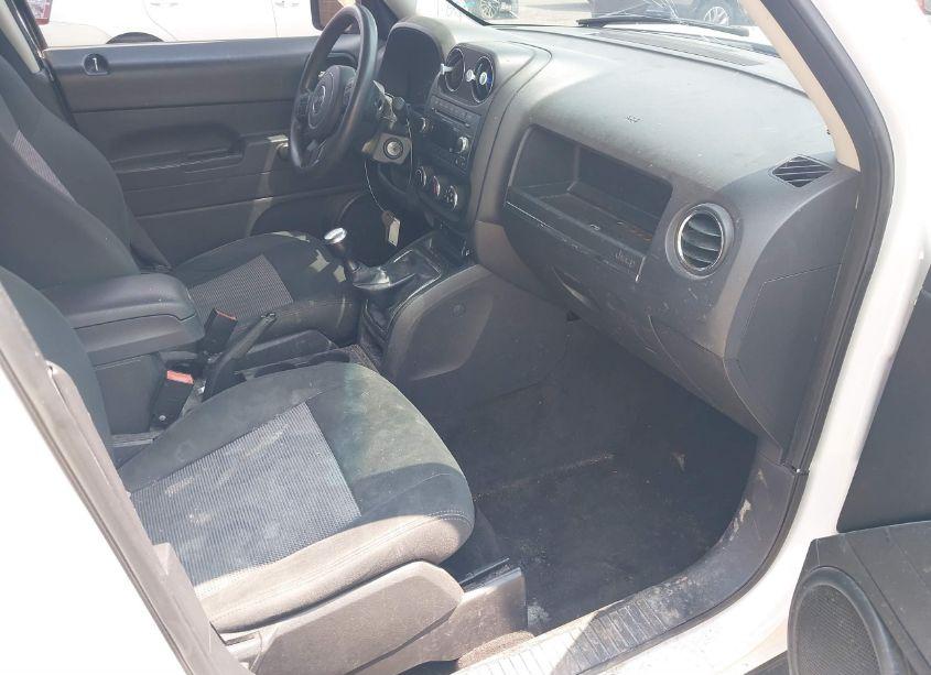 Photo 5 of 2015 Jeep Patriot SPORT (VIN 1C4NJRBB9FD121407)