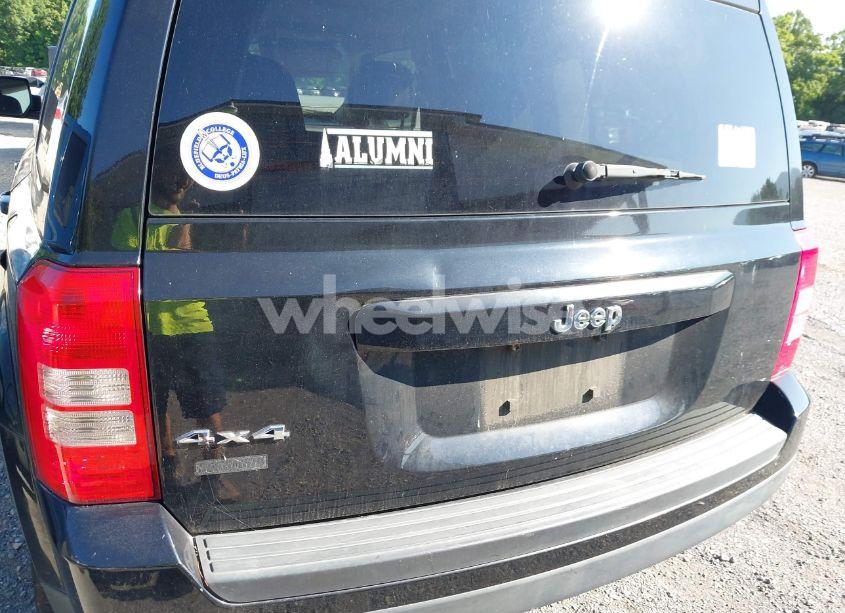 Photo 16 of 2015 Jeep Patriot SPORT (VIN 1C4NJRBB9FD269900)