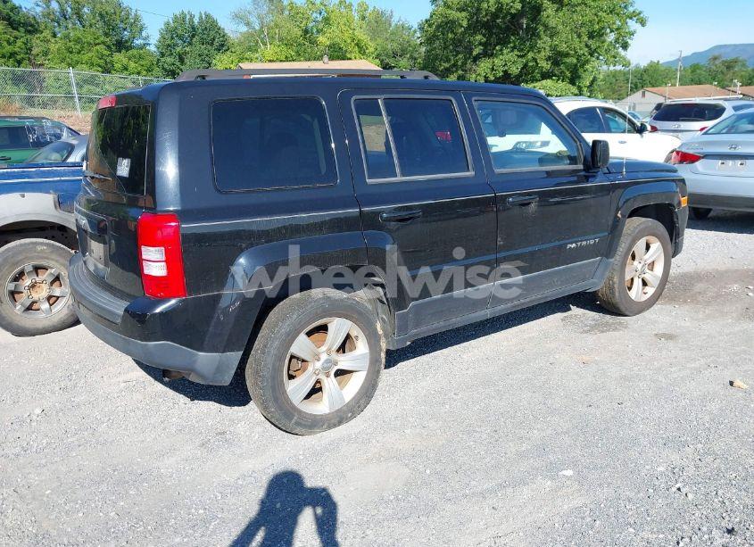 Photo 4 of 2015 Jeep Patriot SPORT (VIN 1C4NJRBB9FD269900)
