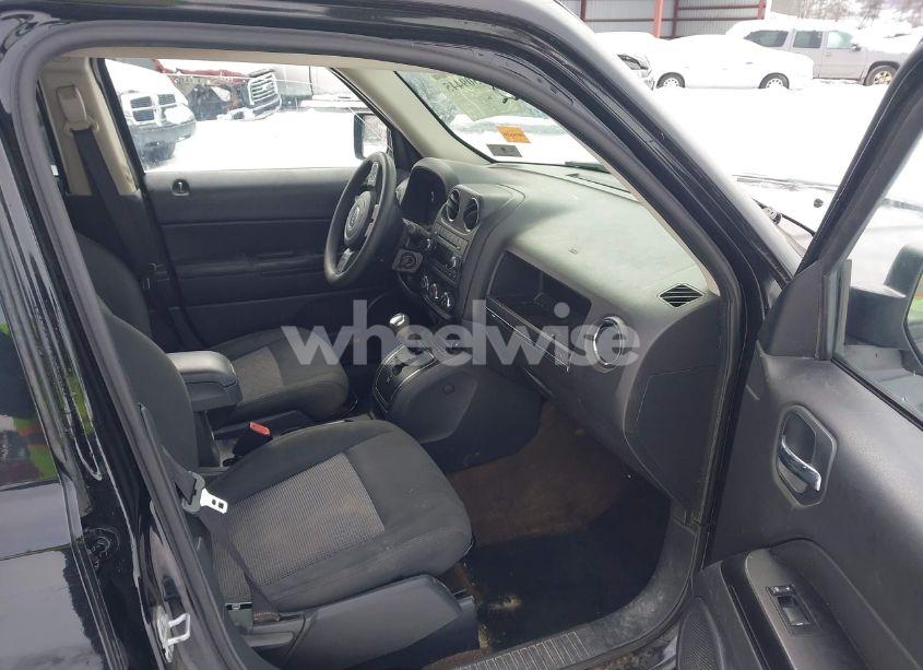 Photo 5 of 2015 Jeep Patriot SPORT (VIN 1C4NJRBB9FD283957)