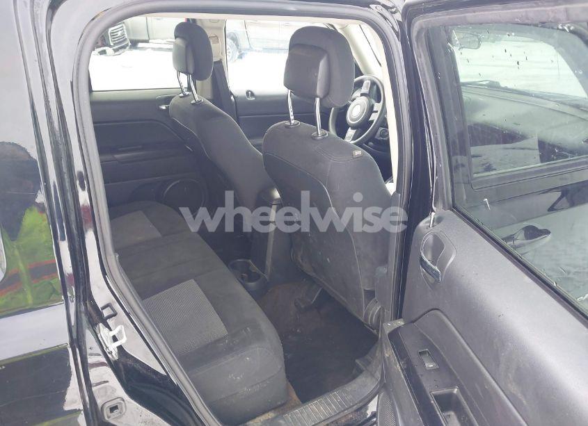 Photo 8 of 2015 Jeep Patriot SPORT (VIN 1C4NJRBB9FD283957)
