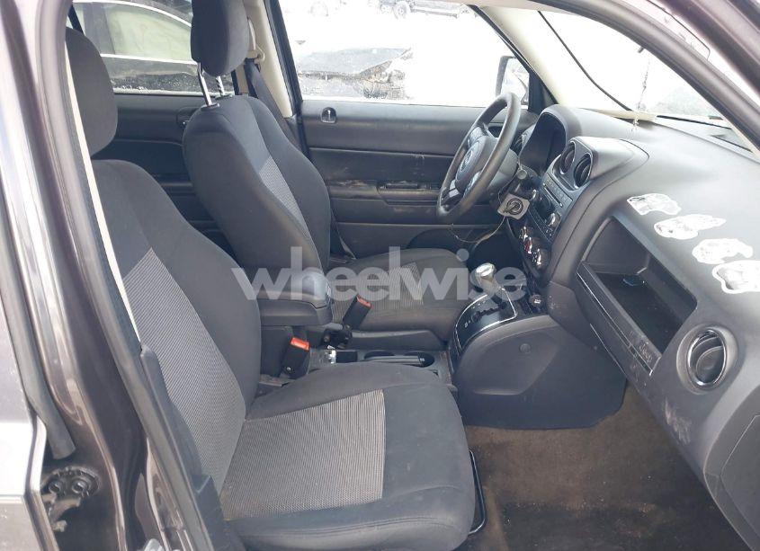 Photo 5 of 2015 Jeep Patriot SPORT (VIN 1C4NJRBB9FD417141)