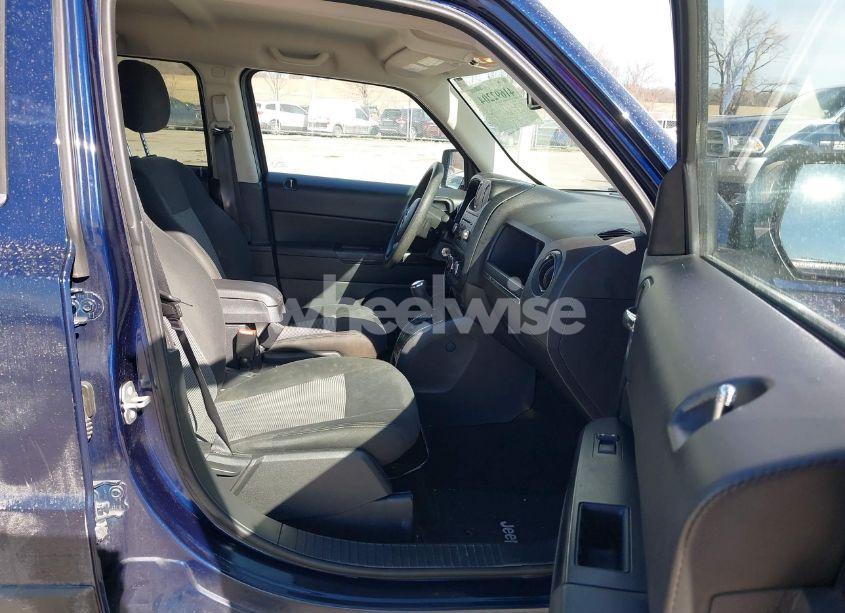 Photo 5 of 2016 Jeep Patriot SPORT (VIN 1C4NJRBB9GD508797)