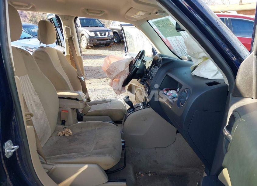 Photo 5 of 2016 Jeep Patriot SPORT (VIN 1C4NJRBB9GD632049)