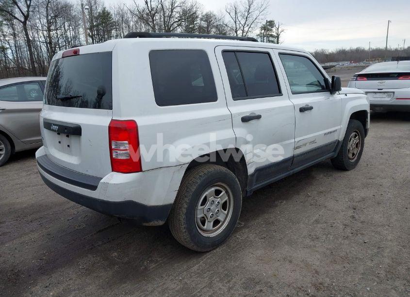 Photo 4 of 2013 Jeep Patriot SPORT (VIN 1C4NJRBBXDD145700)