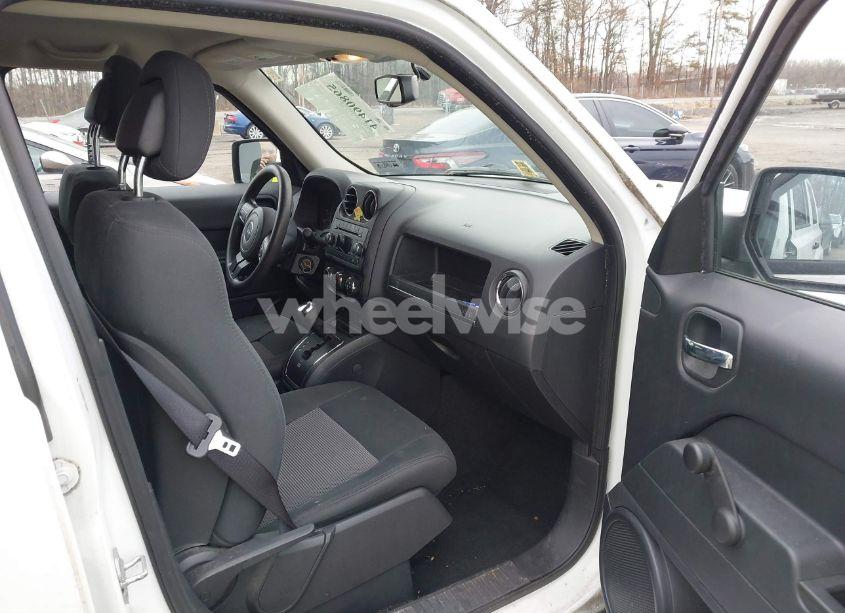 Photo 5 of 2013 Jeep Patriot SPORT (VIN 1C4NJRBBXDD145700)