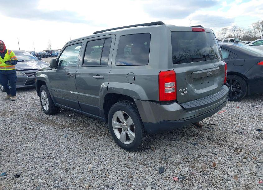Photo 3 of 2013 Jeep Patriot SPORT (VIN 1C4NJRBBXDD248504)