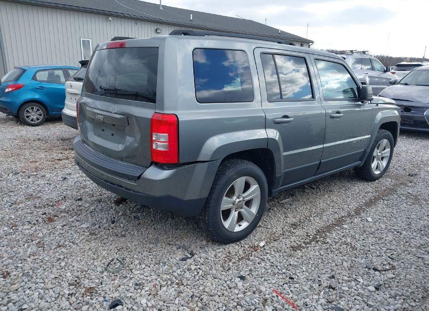 Photo 4 of 2013 Jeep Patriot SPORT (VIN 1C4NJRBBXDD248504)