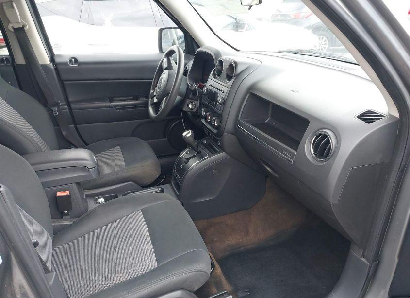 Photo 5 of 2013 Jeep Patriot SPORT (VIN 1C4NJRBBXDD248504)