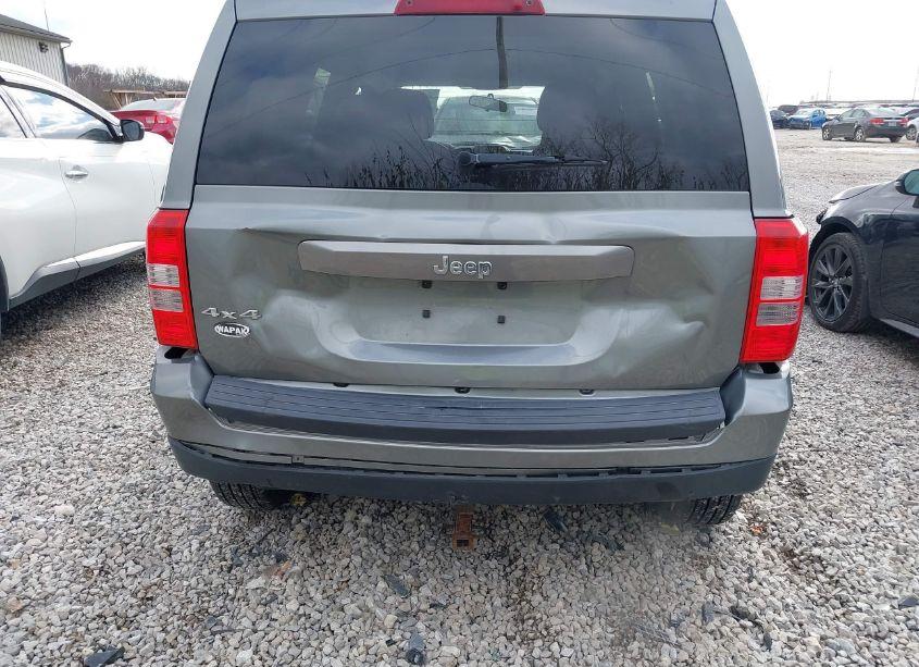 Photo 6 of 2013 Jeep Patriot SPORT (VIN 1C4NJRBBXDD248504)