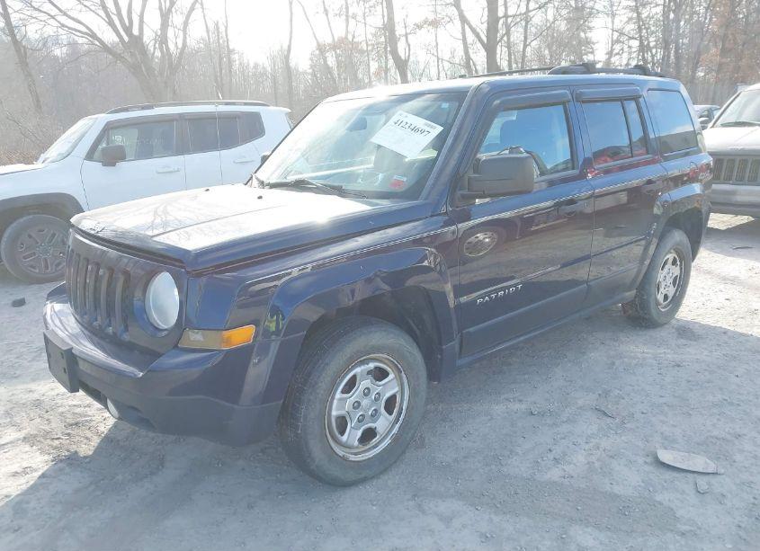 Photo 2 of 2013 Jeep Patriot SPORT (VIN 1C4NJRBBXDD249829)