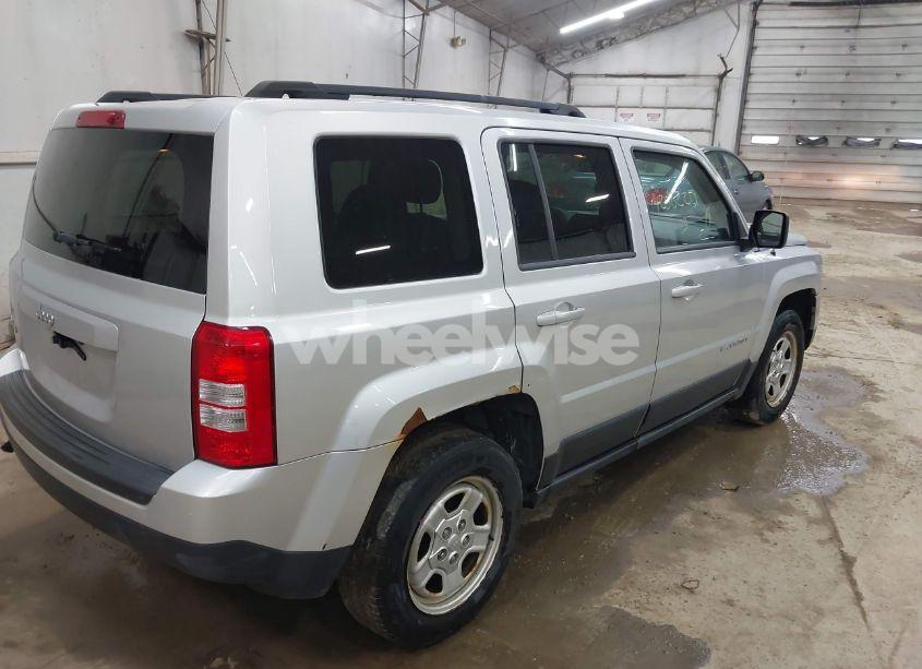 Photo 4 of 2013 Jeep Patriot SPORT (VIN 1C4NJRBBXDD263102)