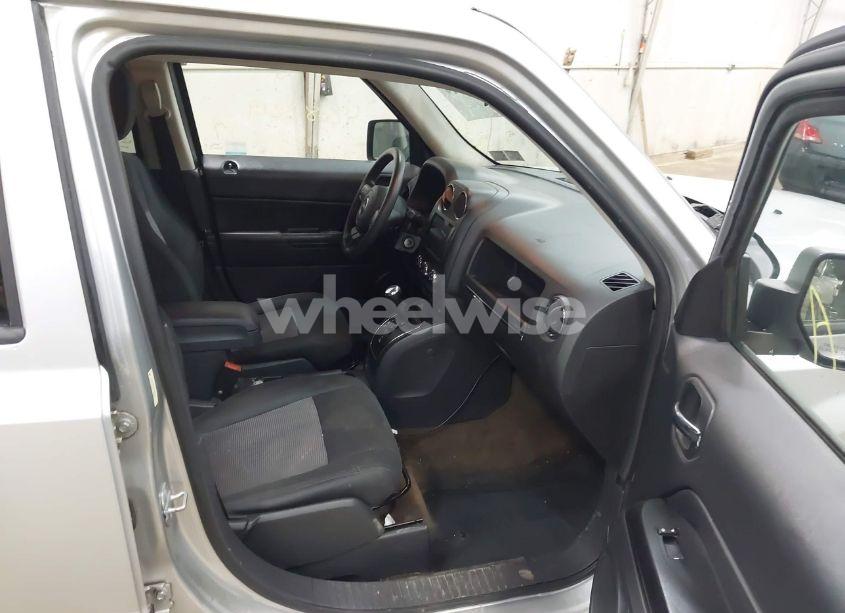 Photo 5 of 2013 Jeep Patriot SPORT (VIN 1C4NJRBBXDD263102)