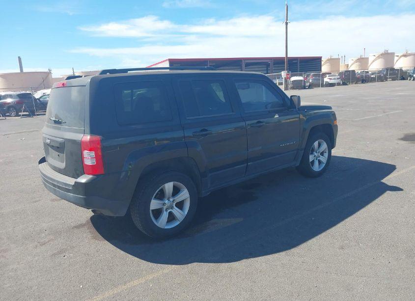 Photo 4 of 2014 Jeep Patriot SPORT (VIN 1C4NJRBBXED511527)