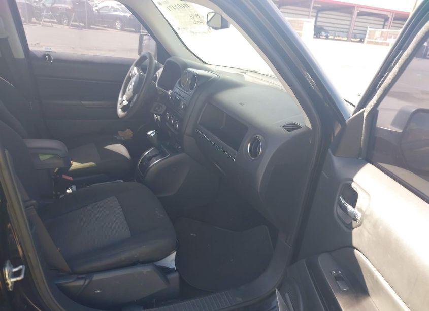 Photo 5 of 2014 Jeep Patriot SPORT (VIN 1C4NJRBBXED511527)