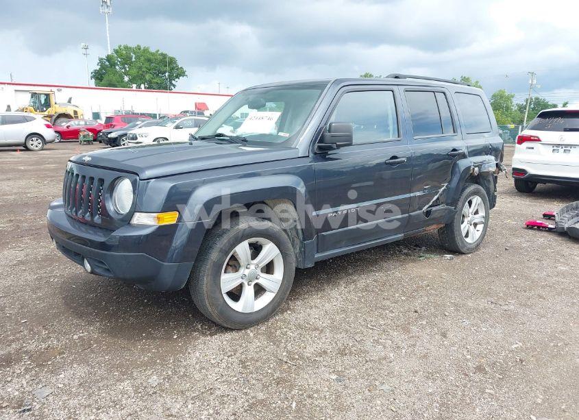 Photo 2 of 2014 Jeep Patriot SPORT (VIN 1C4NJRBBXED713834)