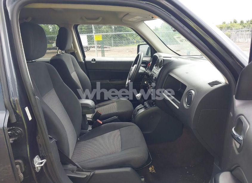 Photo 5 of 2014 Jeep Patriot SPORT (VIN 1C4NJRBBXED713834)