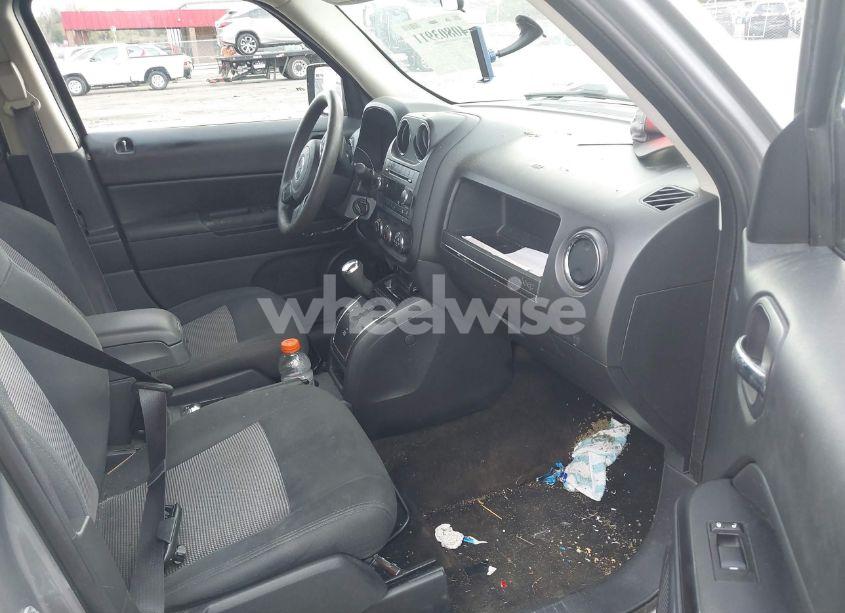 Photo 5 of 2015 Jeep Patriot SPORT (VIN 1C4NJRBBXFD129466)